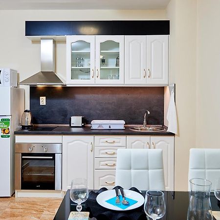 Art Apartments In Поморіє Екстер'єр фото