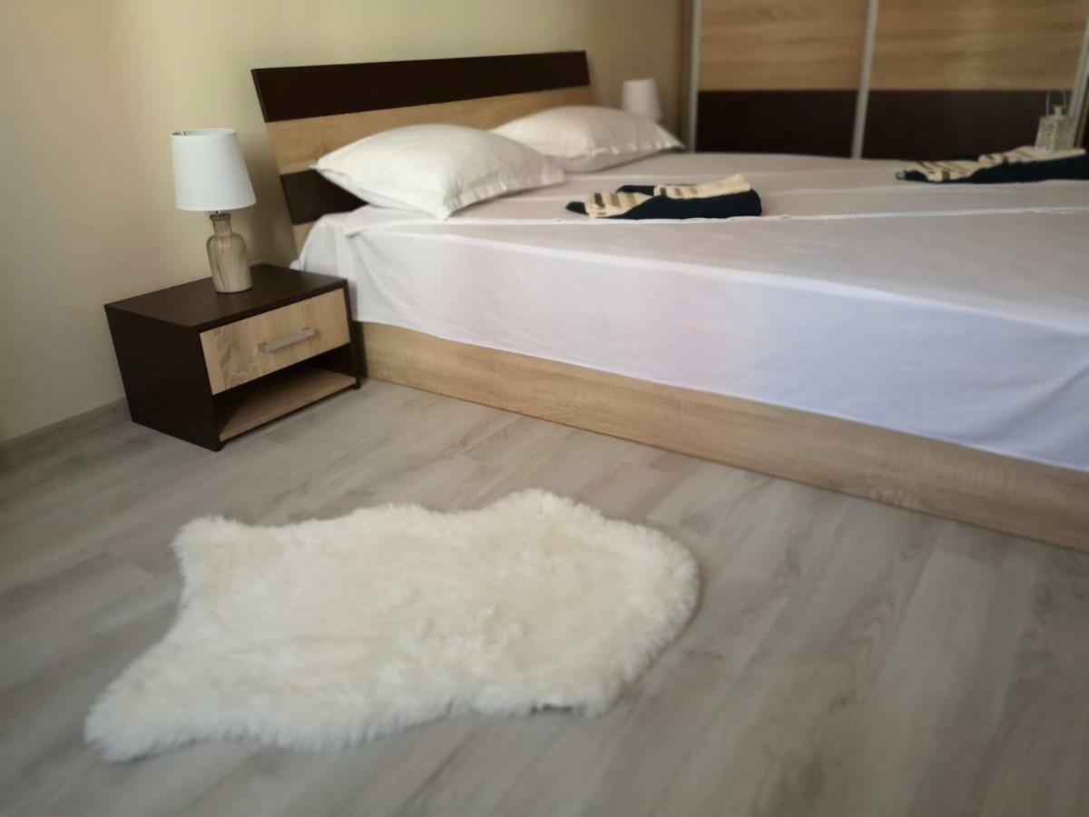 Art Apartments In Поморіє Екстер'єр фото