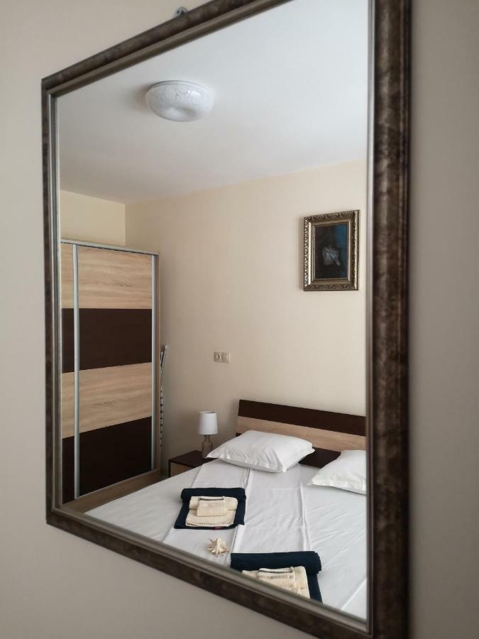 Art Apartments In Поморіє Екстер'єр фото